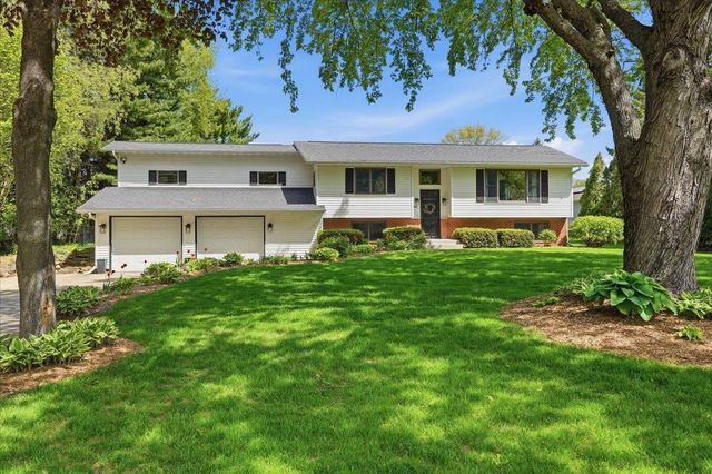 5566 Mary Lake Road, Waunakee, WI 53597