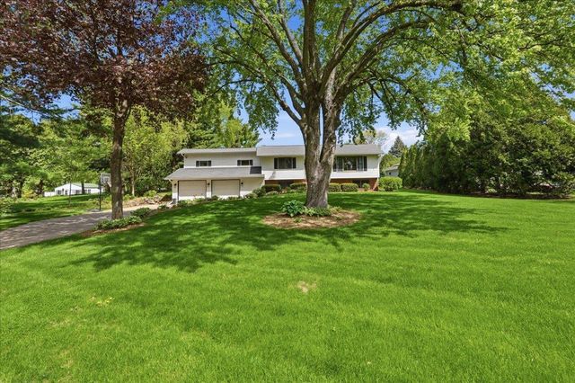 5566 Mary Lake Road, Waunakee, WI 53597