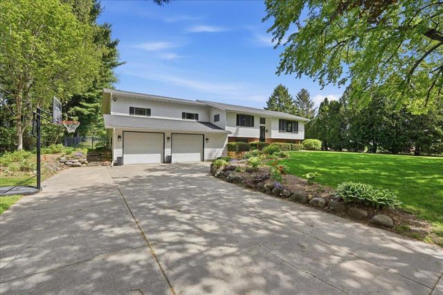 5566 Mary Lake Road, Waunakee, WI 53597