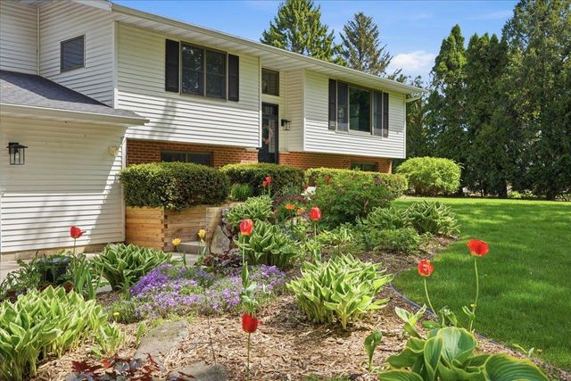 5566 Mary Lake Road, Waunakee, WI 53597