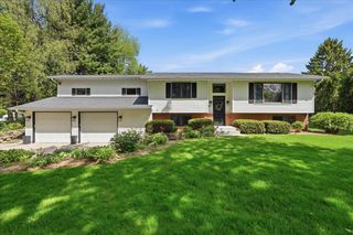 5566 Mary Lake Road, Waunakee, WI 53597