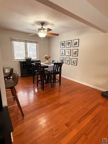 4330 SE 26th TER, Topeka, KS 66605