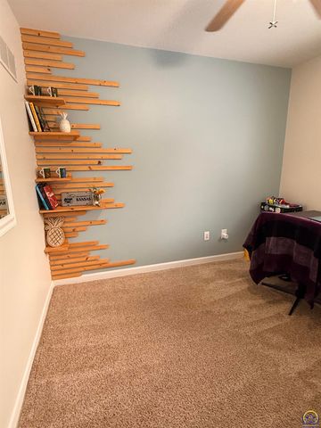 4330 SE 26th TER, Topeka, KS 66605