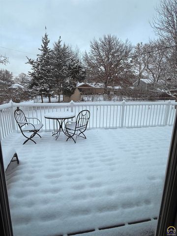 4330 SE 26th TER, Topeka, KS 66605