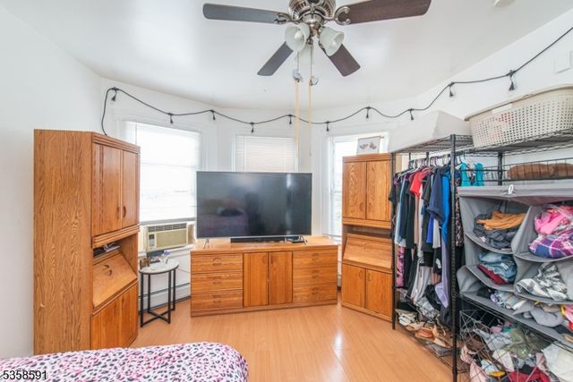 264 N 8Th St, Prospect Park Boro, NJ 07508