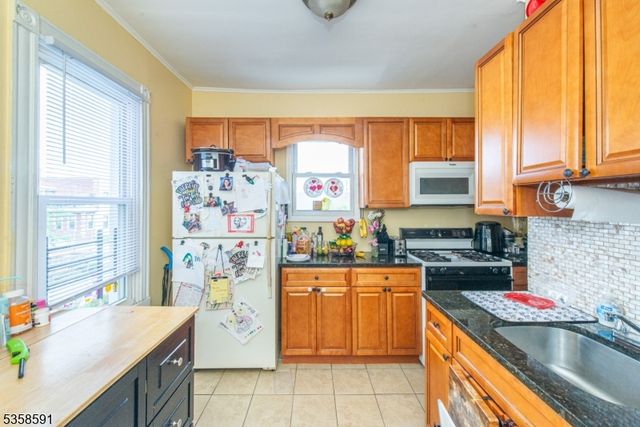 264 N 8Th St, Prospect Park Boro, NJ 07508