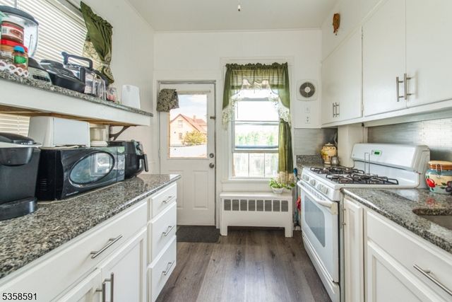 264 N 8Th St, Prospect Park Boro, NJ 07508