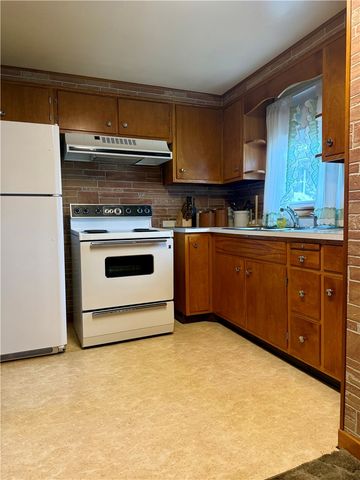 151 Huntingdon Rd, South Huntingdon, PA 15695