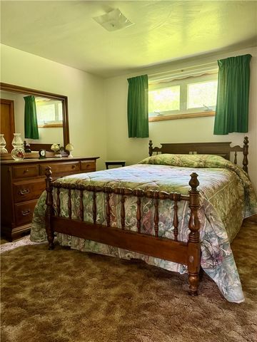 151 Huntingdon Rd, South Huntingdon, PA 15695