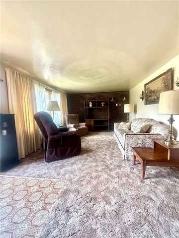 151 Huntingdon Rd, South Huntingdon, PA 15695