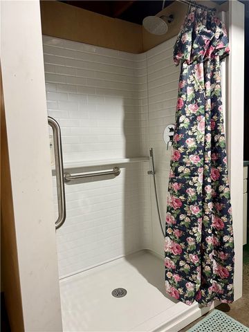 151 Huntingdon Rd, South Huntingdon, PA 15695