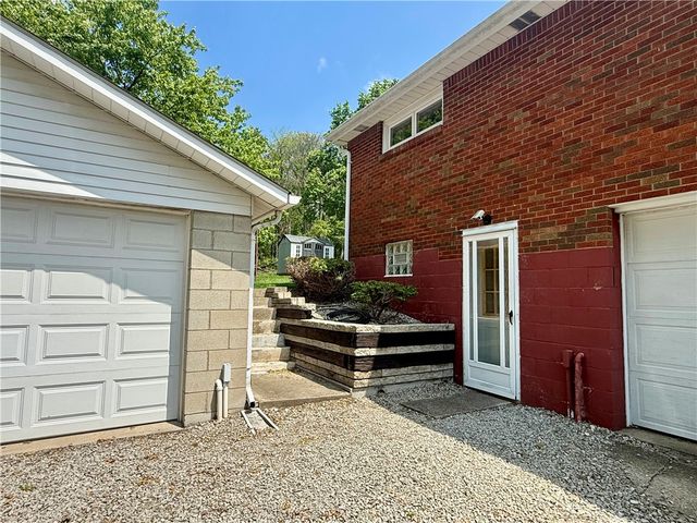 151 Huntingdon Rd, South Huntingdon, PA 15695
