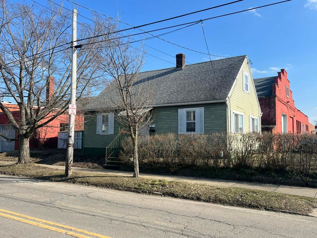 667 W 32ND Street, Erie, PA 16505