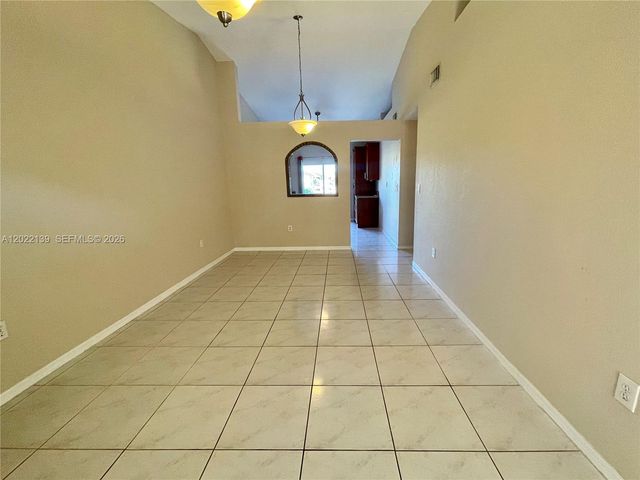 6912 NW 179th St 2043, Hialeah, FL 33015
