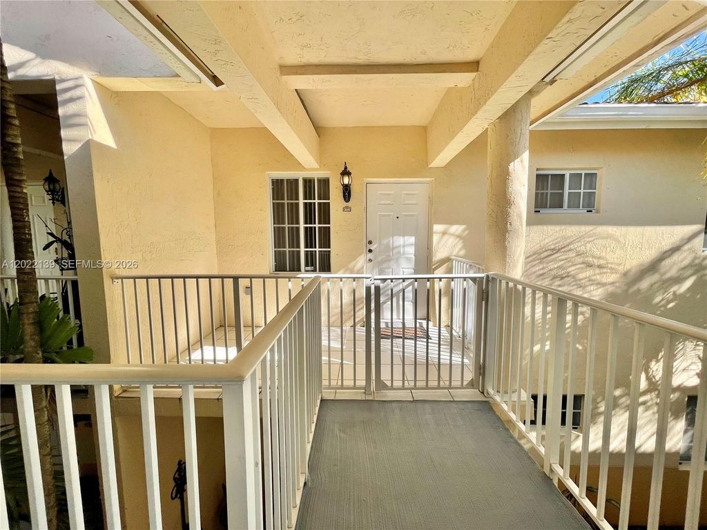 6912 NW 179th St 2043, Hialeah, FL 33015