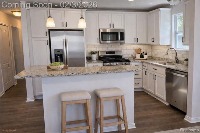 295 Whispering Pines Drive 20, Fenton, MI 48430