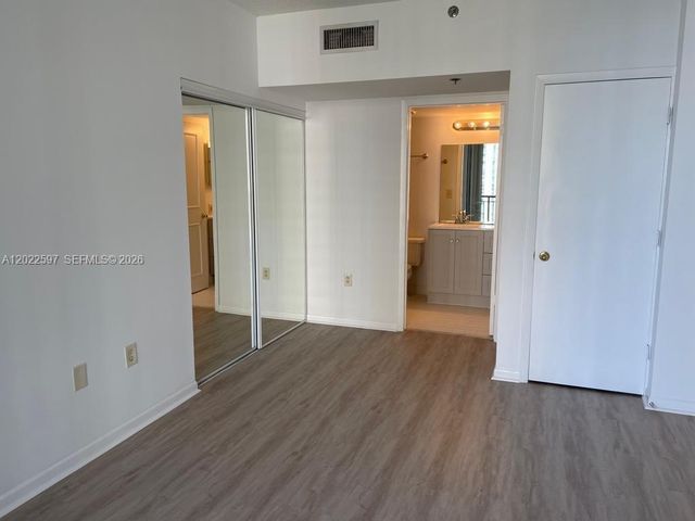 540 Brickell Key Dr 1600, Miami, FL 33131
