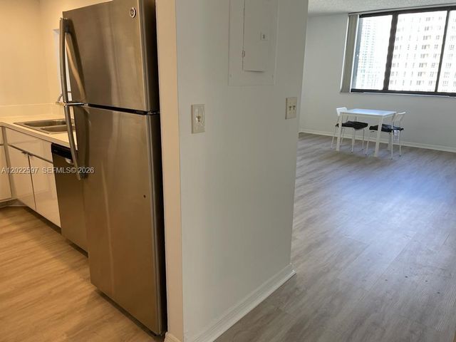 540 Brickell Key Dr 1600, Miami, FL 33131
