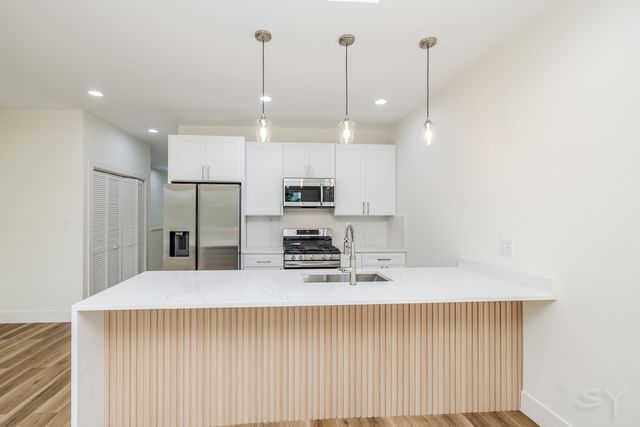 2611 W 21 Street, Chicago, IL 60608