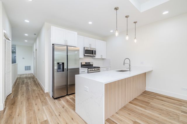 2611 W 21 Street, Chicago, IL 60608