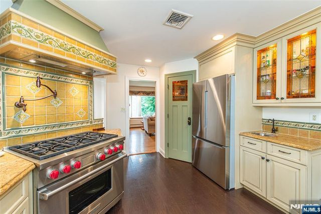 182 Park, West Caldwell, NJ 07006