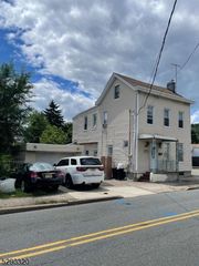 387 Prakness Ave, Paterson City, NJ 07502