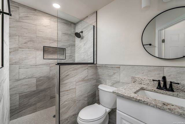 227 Burke, San Antonio, TX 78225