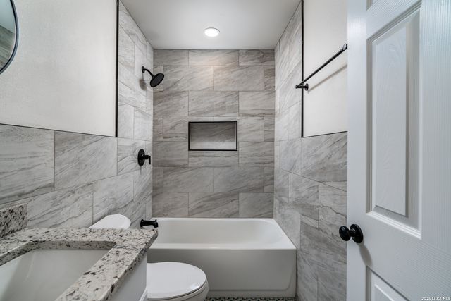 227 Burke, San Antonio, TX 78225