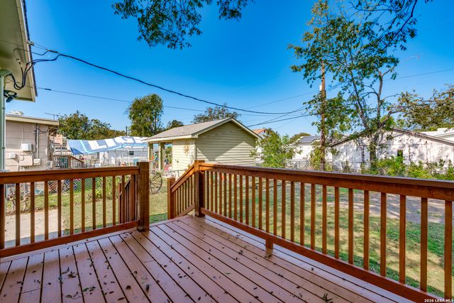 227 Burke, San Antonio, TX 78225