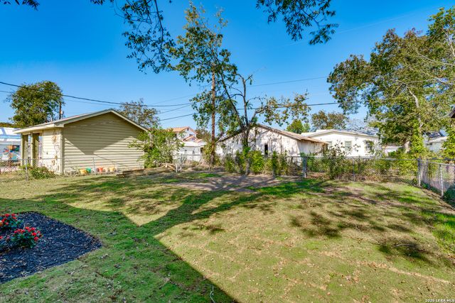 227 Burke, San Antonio, TX 78225