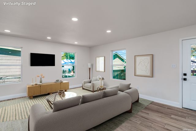 227 Burke, San Antonio, TX 78225