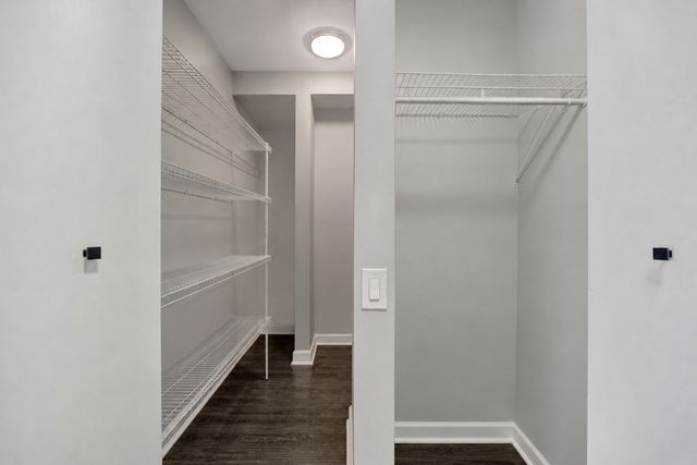 1122 N Clark Street 1402, Chicago, IL 60610