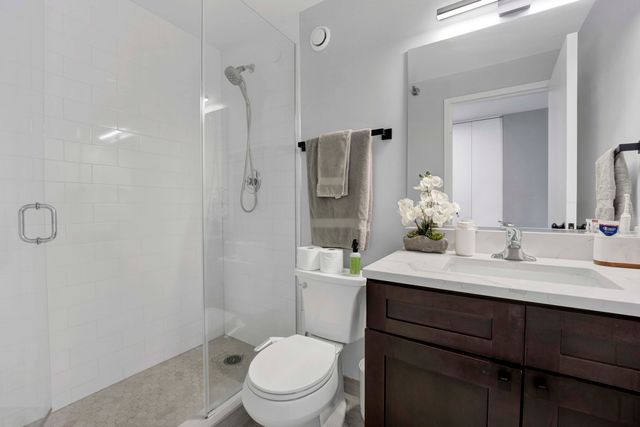 1122 N Clark Street 1402, Chicago, IL 60610
