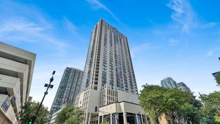 1122 N Clark Street 1402, Chicago, IL 60610