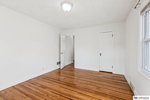 2134 S 48th Street, Omaha, NE 68106