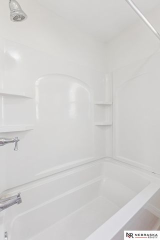 2134 S 48th Street, Omaha, NE 68106