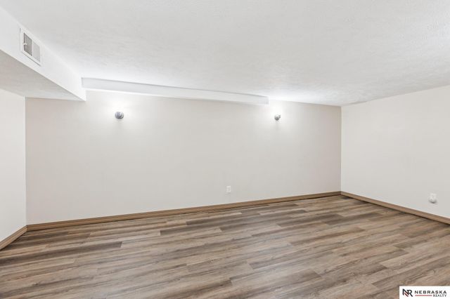 2134 S 48th Street, Omaha, NE 68106