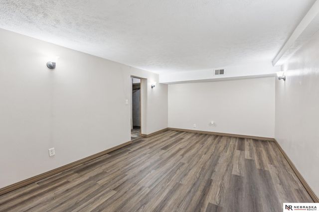 2134 S 48th Street, Omaha, NE 68106