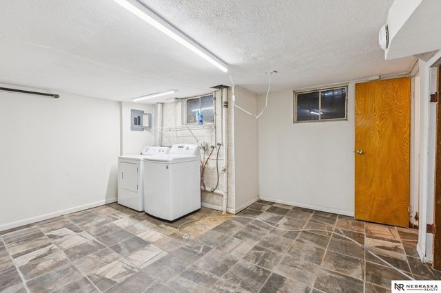 2134 S 48th Street, Omaha, NE 68106