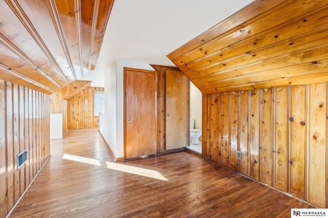 2134 S 48th Street, Omaha, NE 68106