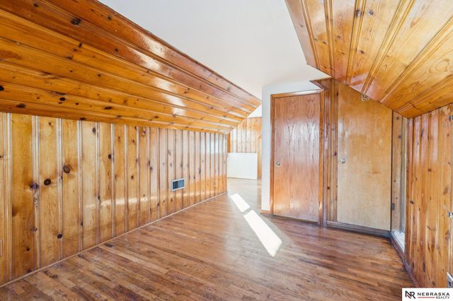 2134 S 48th Street, Omaha, NE 68106