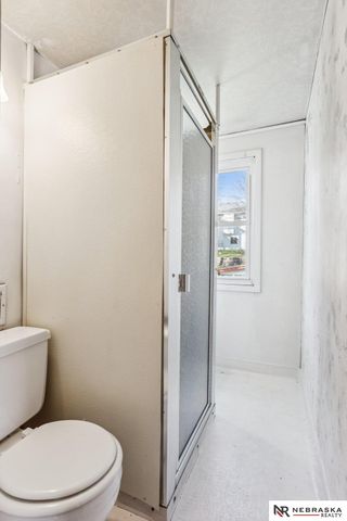 2134 S 48th Street, Omaha, NE 68106