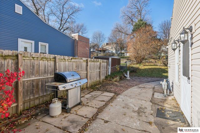 2134 S 48th Street, Omaha, NE 68106