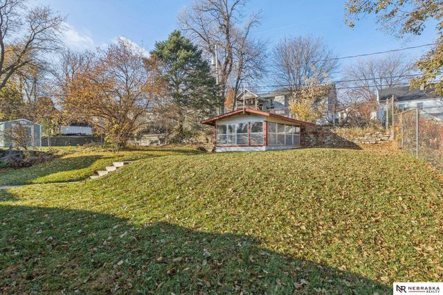 2134 S 48th Street, Omaha, NE 68106