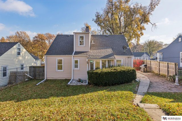 2134 S 48th Street, Omaha, NE 68106