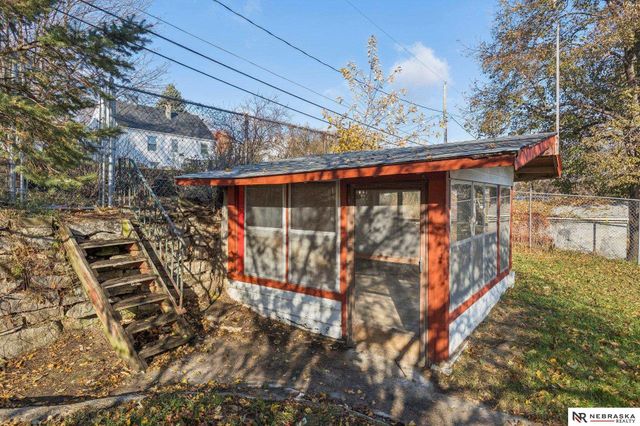 2134 S 48th Street, Omaha, NE 68106