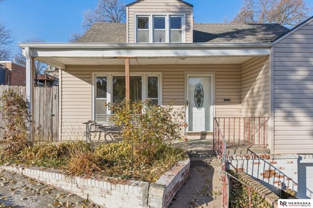 2134 S 48th Street, Omaha, NE 68106