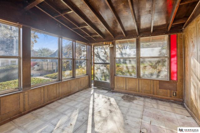 2134 S 48th Street, Omaha, NE 68106