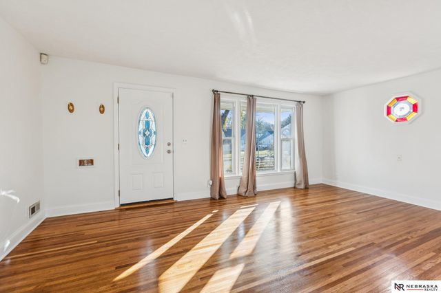 2134 S 48th Street, Omaha, NE 68106