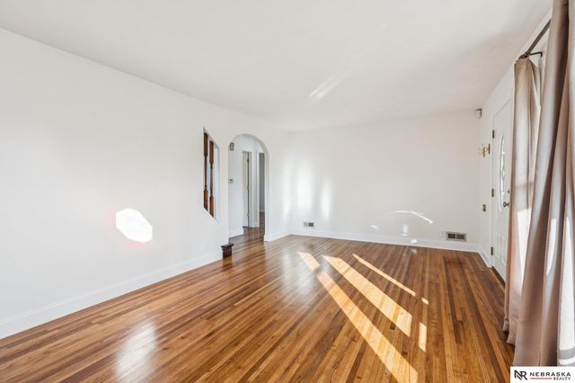 2134 S 48th Street, Omaha, NE 68106